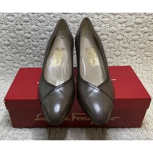 Salvatore Ferragamo Brown Calf Leather Pumps Womens 9B NEW NIB Box